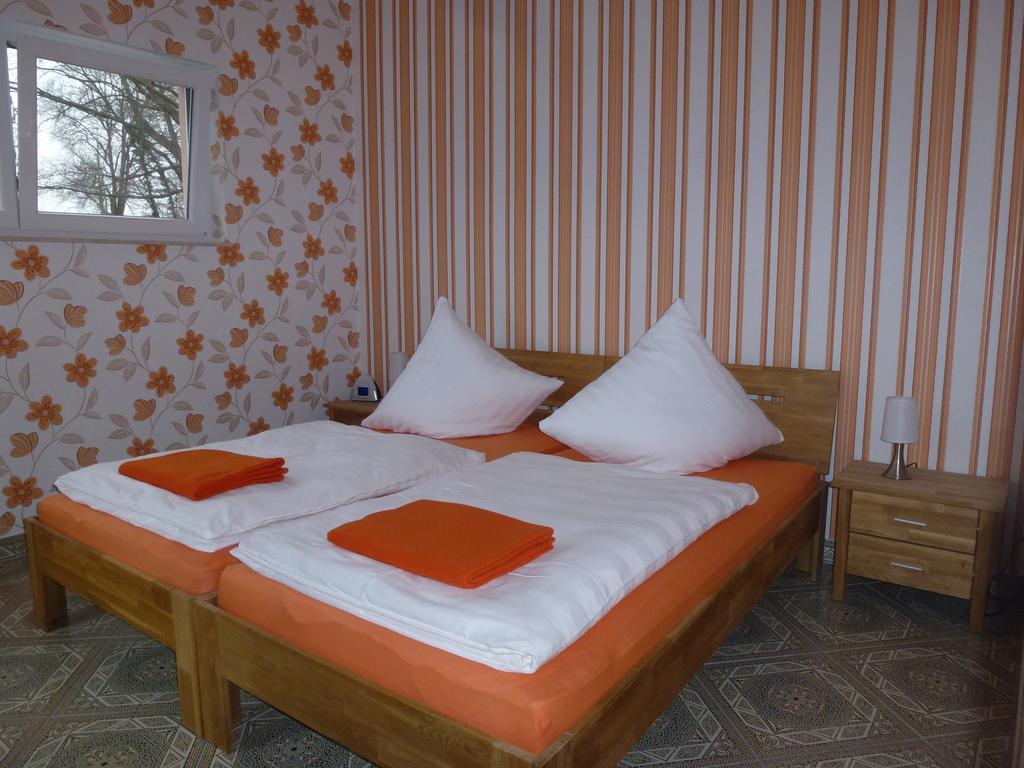 Villa Ferienoase An Der Wublitz Potsdam Esterno foto